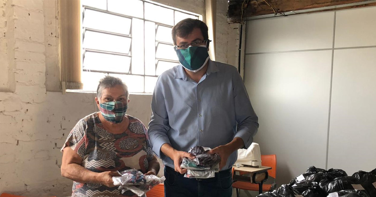 Artesãos de Botucatu produzem máscaras para distribuição no transporte coletivo