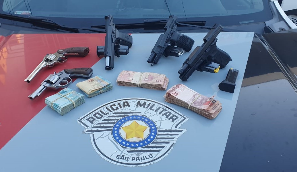 Após perseguição, homem é preso em Botucatu com diversas armas, munição e dinheiro