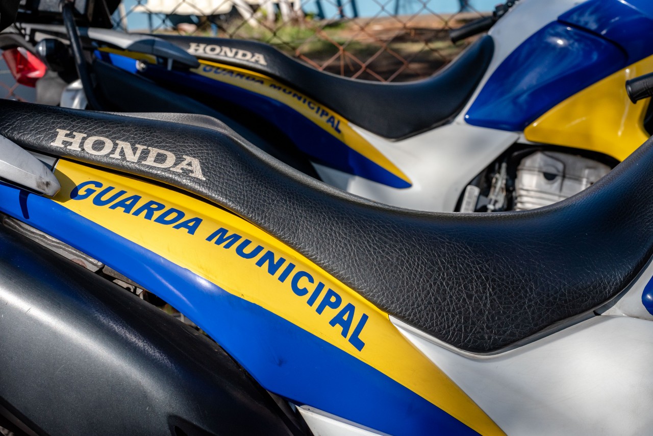 Jovem é preso por não pagar pensão após denúncia de descumprimento de medidas contra Covid