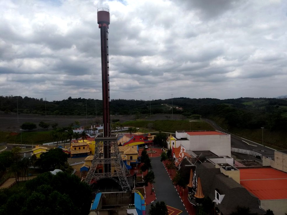 Hopi Hari adia reabertura da torre de queda livre para 2022 e