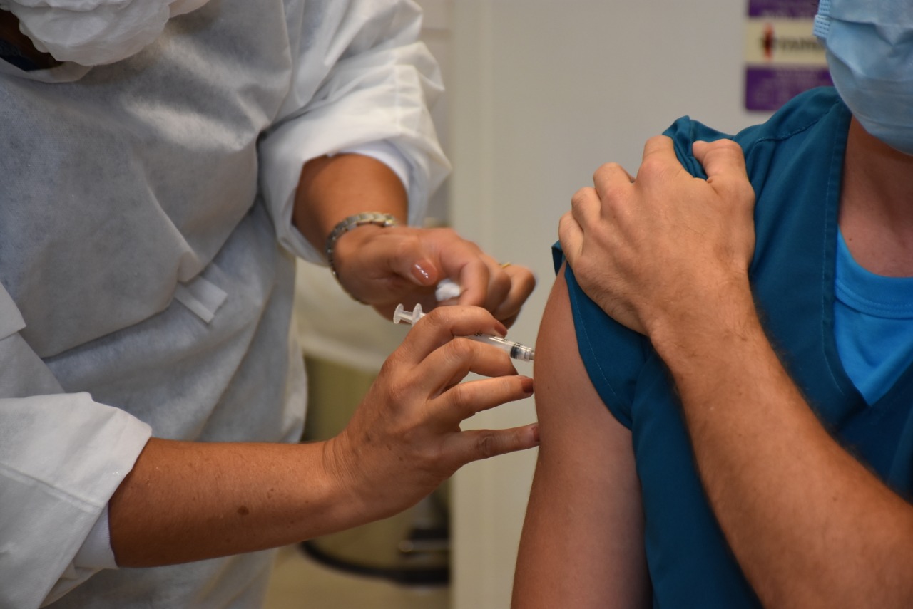 Profissionais das equipes de atenção primária da Saúde serão vacinados neste sábado em Botucatu