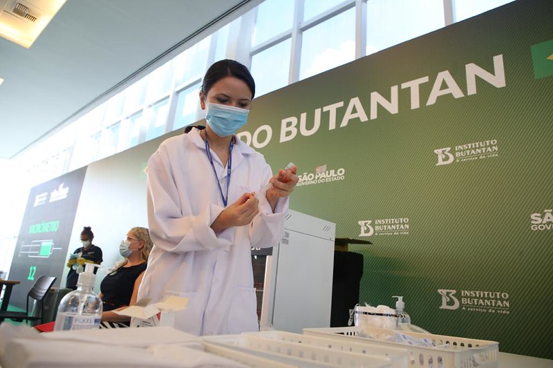 SP determina atualização diária de vacinados contra COVID-19 pela rede de saúde