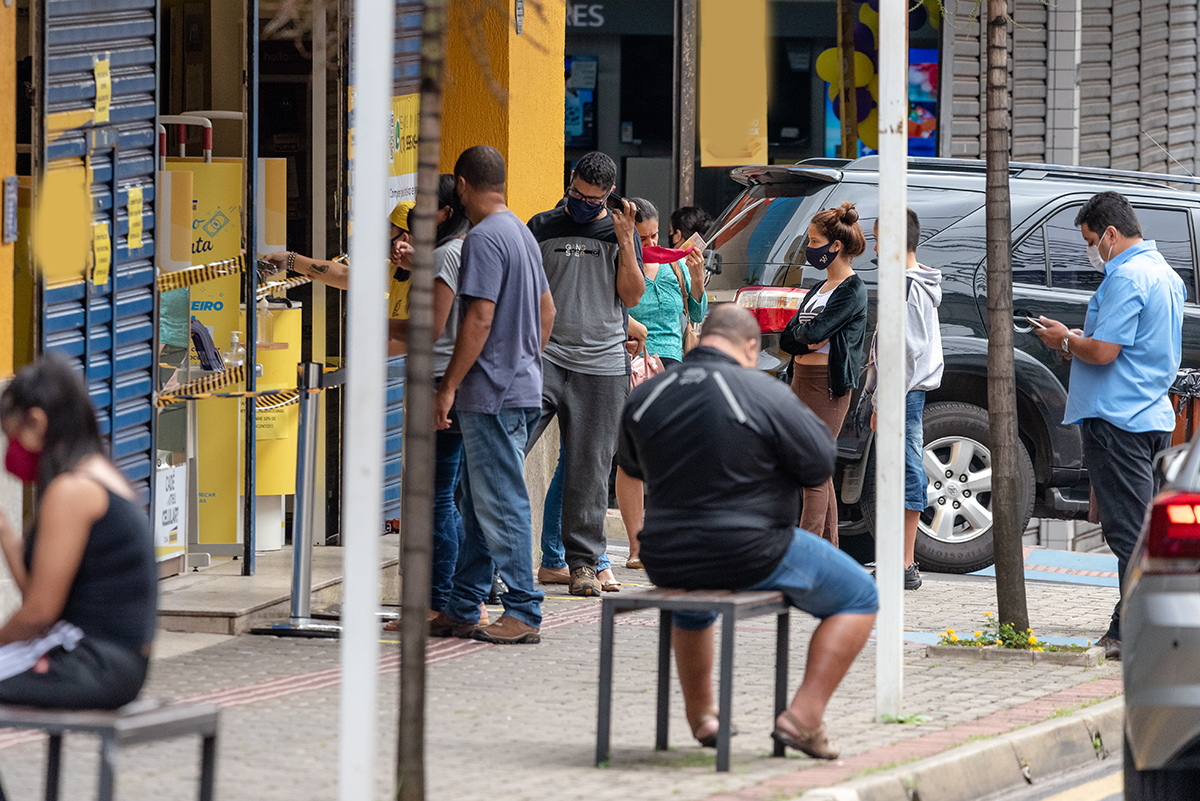 Restrições de horário e público para comércios e serviços no estado de SP terminam hoje