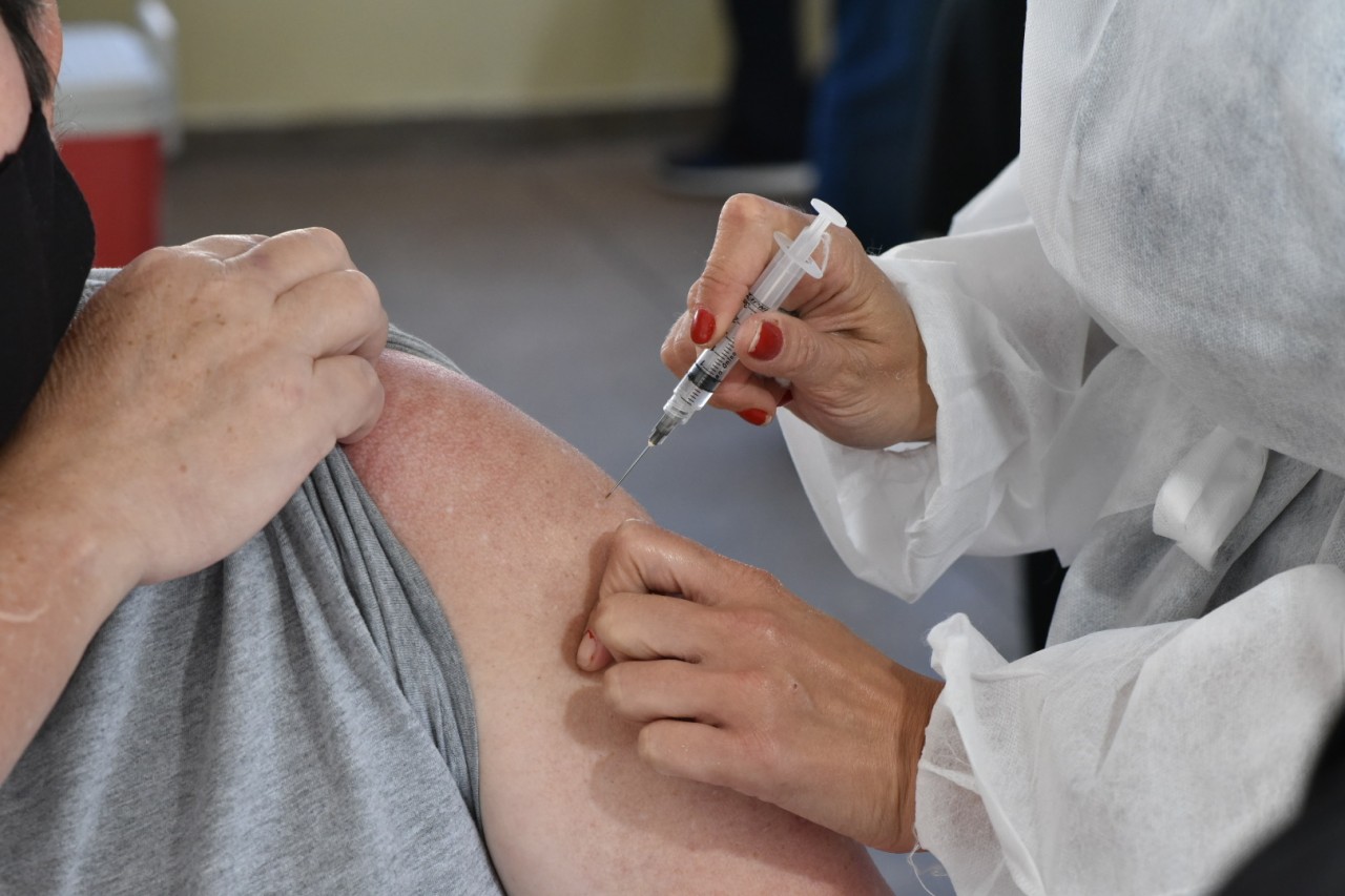 Botucatu já vacinou 75% de toda a população contra a covid