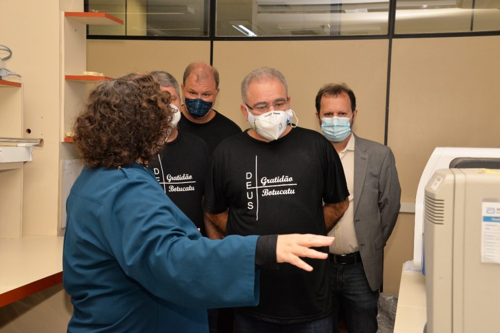 Ministro da Saúde encerra agenda em Botucatu visitando o Hospital das Clínicas