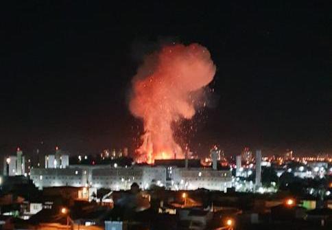 Caminhão explode em posto de combustíveis e deixa feridos graves no interior de SP