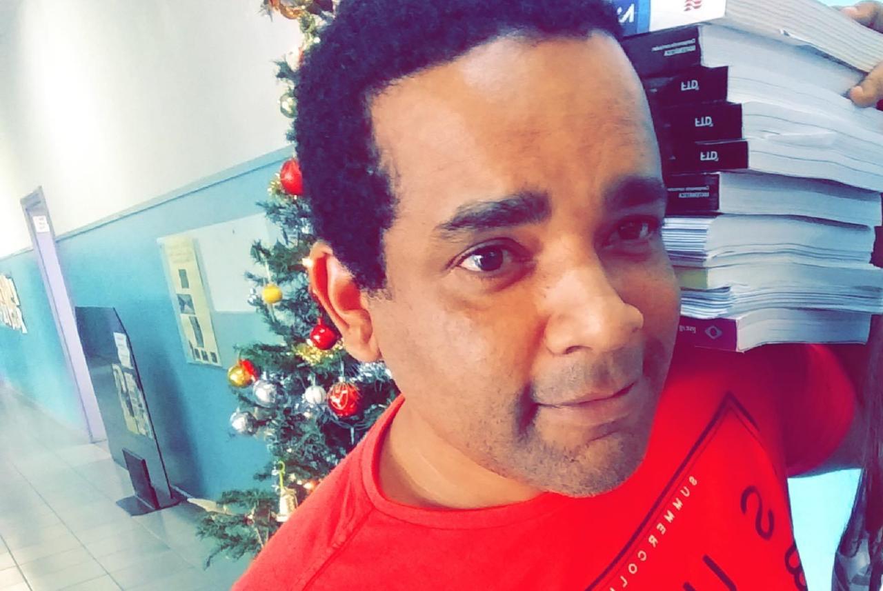 Amigos e alunos fazem homenagem após morte de Professor em Botucatu