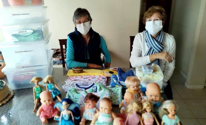 Tecendo a Vida: projeto voluntário entrega kits de enxoval para crianças nascidas no HC de Botucatu