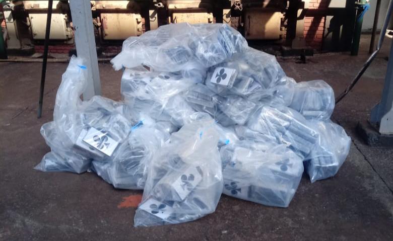 Polícia Civil incinera 550 quilos de cocaína em Botucatu