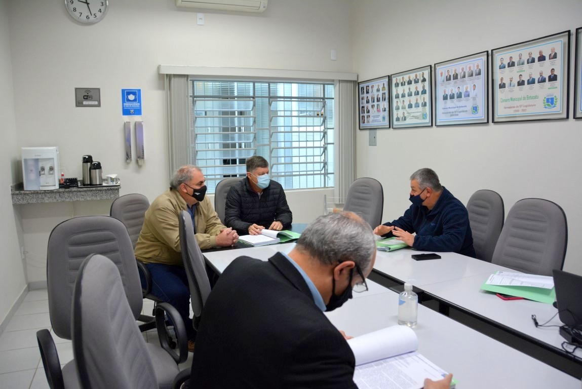 Peças orçamentárias recebem pareceres favoráveis da Comissão de Constituição e Justiça na Câmara de Botucatu