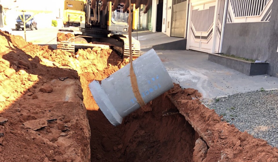 Prefeitura realiza obra de drenagem no Residencial Cedro em Botucatu