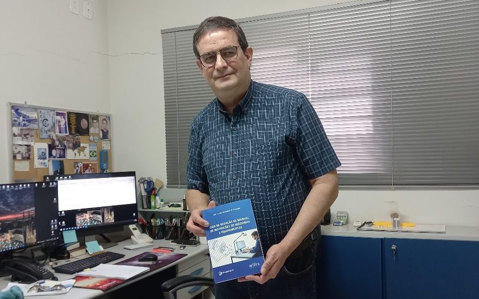 Empresa botucatuense realiza trabalho inédito no Brasil em confecção de manuais industriais Empresa botucatuense realiza trabalho inédito no Brasil em confecção de manuais industriais