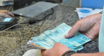 Pagamentos antecipados ao funcionalismo municipal injetarão R$20 milhões na economia de Botucatu
