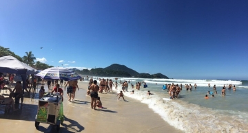 Idosa de 79 anos é atacada por tubarão na Praia Grande em Ubatuba