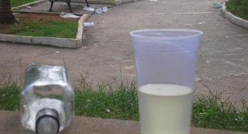 Projeto que disciplina o consumo de bebidas alcoólicas em praças e locais públicos de Botucatu é discutido em comissões da Câmara