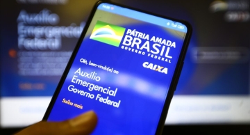 Auxílio emergencial foi dado em 2021 a 74,5 mil mortos, diz relatório do TCU
