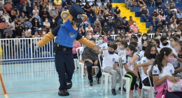 Patrulha da Paz realiza formatura e premia os destaques de 2021