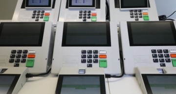 TSE apresenta novo modelo de urna eletrônica para eleições de 2022