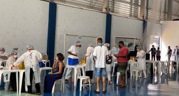 Botucatu imuniza 47,2 mil pessoas durante vacinação em massa neste domingo, 12