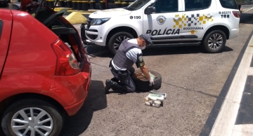 TOR localiza grande quantidade de cocaína pura em estepe de veículo na Castelo Branco em Itatinga