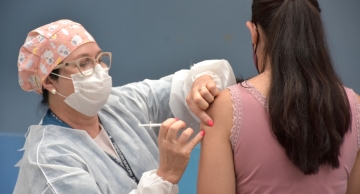 Estudo preliminar diz que Pfizer oferece 70% de proteção contra hospitalização pela ômicron