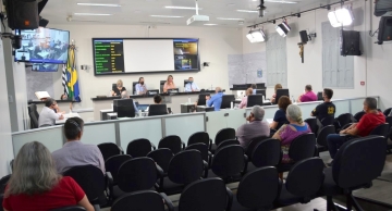 Em sessão extraordinária, vereadores aprovam reajuste de 14,7% a servidores municipais de Botucatu