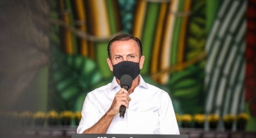 Doria diz que começará vacinação de crianças em janeiro, com ou sem aprovação do Ministério da Saúde