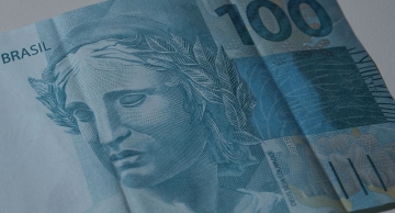 Após 28 anos de existência, nota de R$ 100 compra hoje o mesmo que R$ 13,91 em 1994