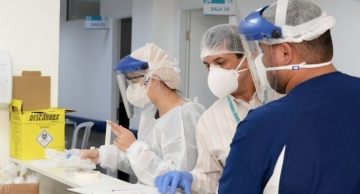 HC de Botucatu tem cerca de 100 profissionais afastados e tempo de atendimento fica prejudicado