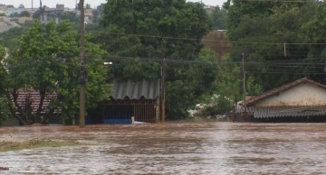 Morador morre afogado após ter casa invadida pela chuva em bairro de Jaú; no estado foram 20 vítimas