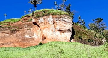 Operação vai remover rocha que apresenta risco de queda em rodovia entre Santa Maria da Serra e Torrinha