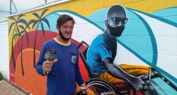 Servidor municipal empresta talento em pintura de nova escola em Botucatu