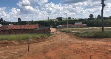 Ruas de Rubião Junior começam a receber obras para asfalto