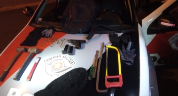 Ação da Polícia Militar de São Manuel impede roubo em residência