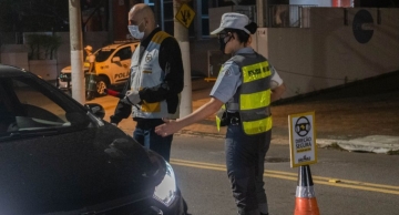 16 condutores recusam teste do etilômetro durante operação de trânsito em Botucatu