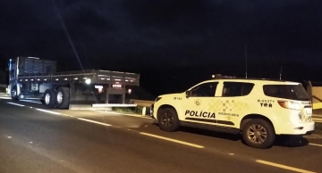 TOR recupera na SP-280 em Pardinho caminhão que foi roubado no começo da semana