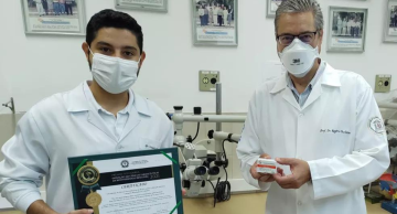 Pesquisador é premiado por criar cola cirúrgica à base de veneno de cobra e sangue de búfalo