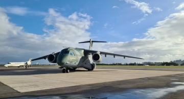 Avião da FAB retorna ao Brasil com 68 repatriados da Ucrânia