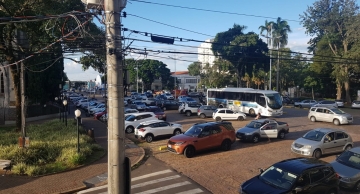 Gestante é atropelada por moto no largo na Catedral