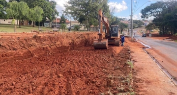 Obras na Avenida Conde de Serra Negra avançam para a ampliação das vias