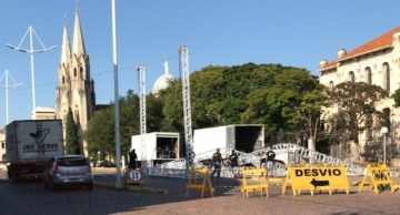 Trânsito no Largo da Catedral terá alterações para montagem de palco, diz Prefeitura