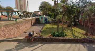 Polícia investiga denúncia de estupro contra adolescente em banheiro de praça de Botucatu