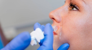 Procedimentos de estética facial realizados por pessoas sem treinamento médico têm mais chances de gerar complicações