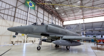 Embraer entrega último caça AF-1B modernizado à Marinha do Brasil