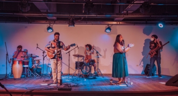 Sesi Botucatu recebe show musical gratuito Tambolé