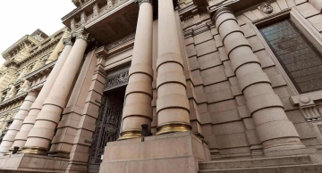 TJ-SP mantém condenação de mulher por postagem racista em rede social