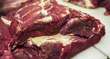 Para tentar conter inflação, governo zera imposto de importação de alimentos