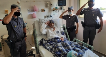 Militar da reserva internado no HC recebe homenagem da Força Tática de Botucatu