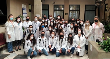 Hemocentro do HCFMB orienta e treina alunos sobre doação de sangue