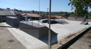 Bairro 24 de Maio em Botucatu ganha pista de Skate